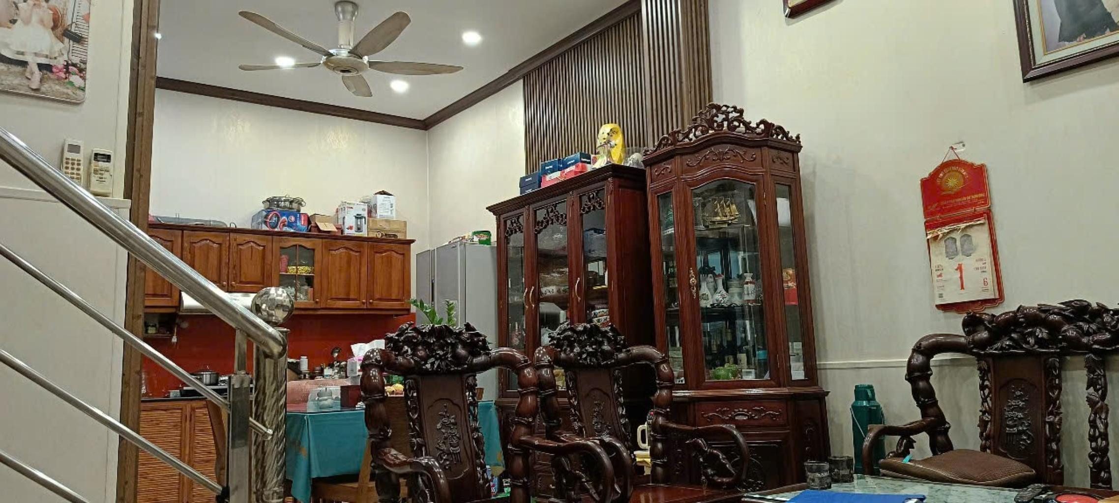 Bán nhà Xã Đàn- Đê La Thành 41m, 3 mặt thoáng nhà không bí. 8,2 Tỷ