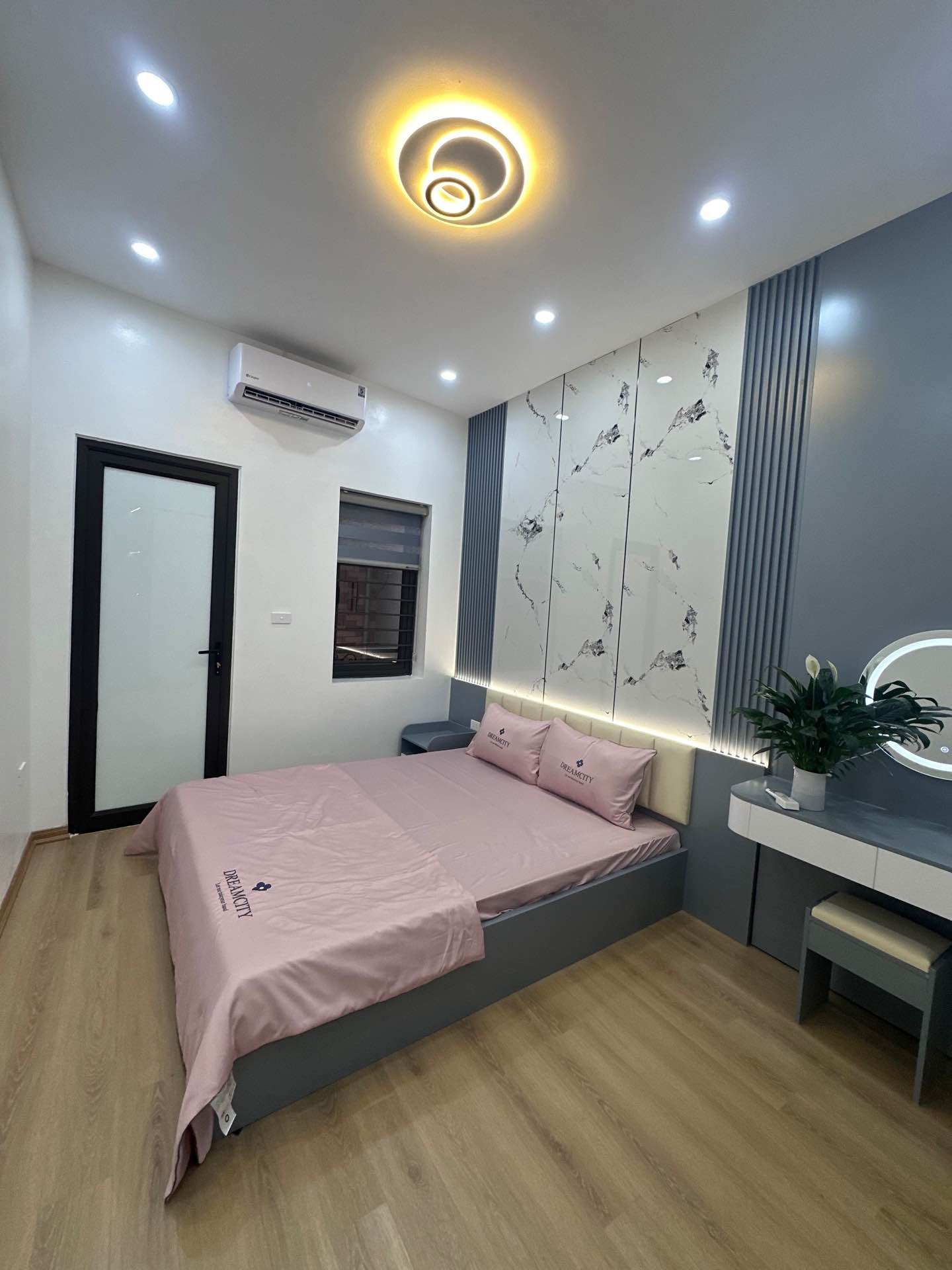 TỔ ẤM NHỎ XINH TÔN ĐỨC THẮNG - NGÕ THÔNG TỨ TUNG - FULL NỘI THẤT CAO CẤP