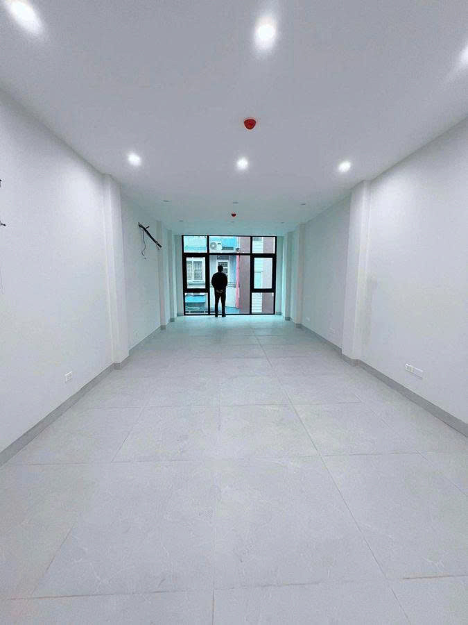 Hiếm nhà đẹp 5 tầng mặt phố Xa La, 61m2, mặt tiền rộng 4m, thang máy, 2 mặt đường trước-sau, vị trí đẹp, kinh doanh sầm uất, giá 21.8 tỷ