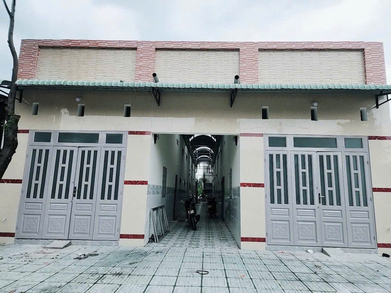 CHỦ CẦN BÁN GẤP DÃY TRỌ MỸ PHƯỚC, BẾN CÁT GIÁ CHỈ  850 TRIỆU DONG TIỀN 10 triệu/tháng - SHR
