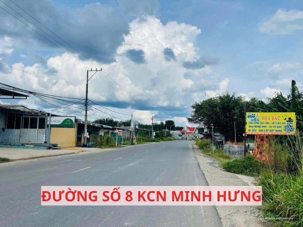 Gia đình bán gấp lô đất Chơn Thành diện tích 500m2, Mặt tiền đường nhựa 8m. Gần khu công nghiệp. Cách vincom 3km
