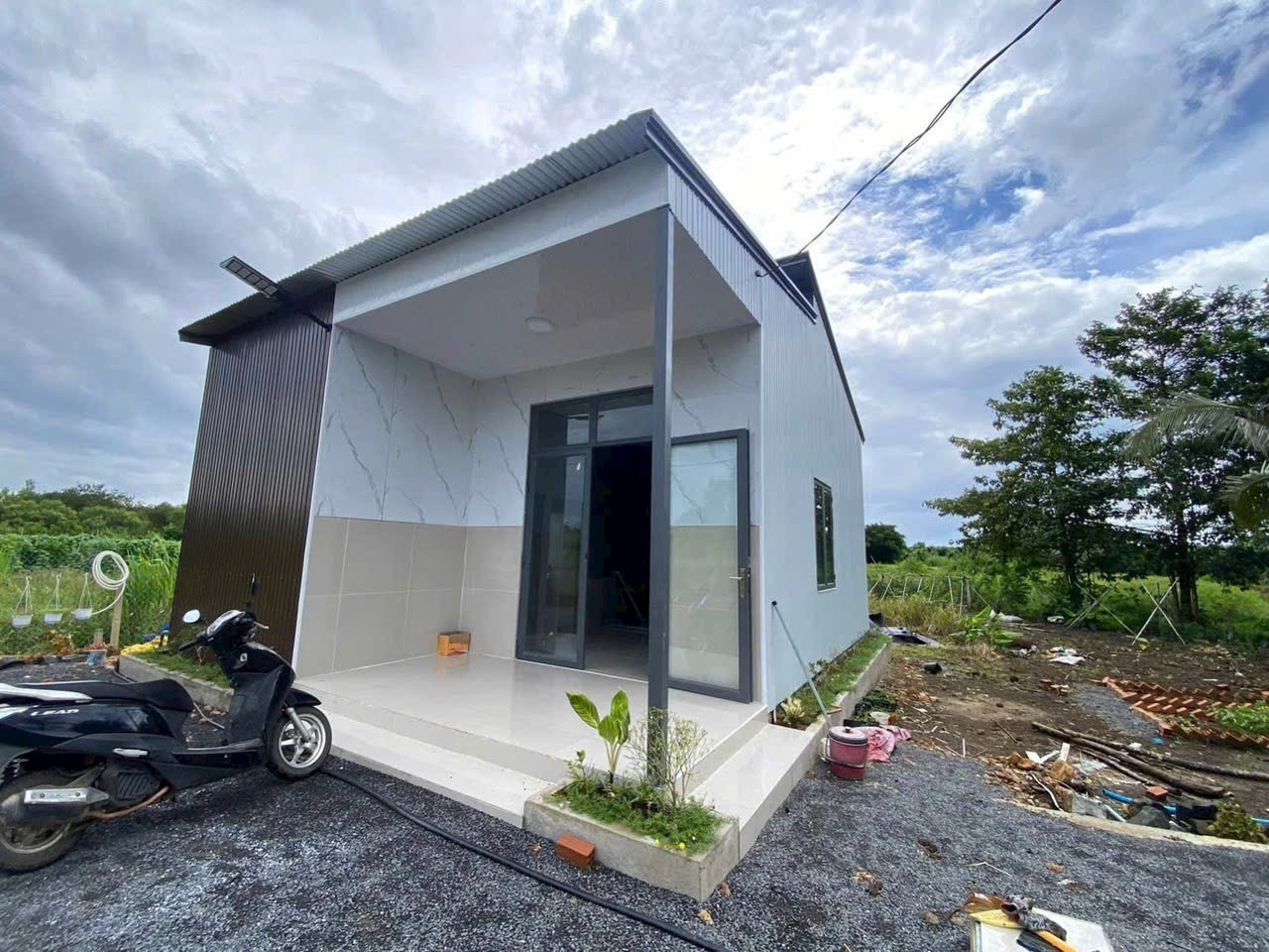 Bán gấp đất nhà vườn 1054.1m2 sẵn thổ cư 100m2