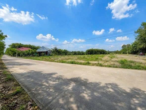 chủ cần bán nhanh miếng đất gần 200m thổ cư sát bên trường tiểu học