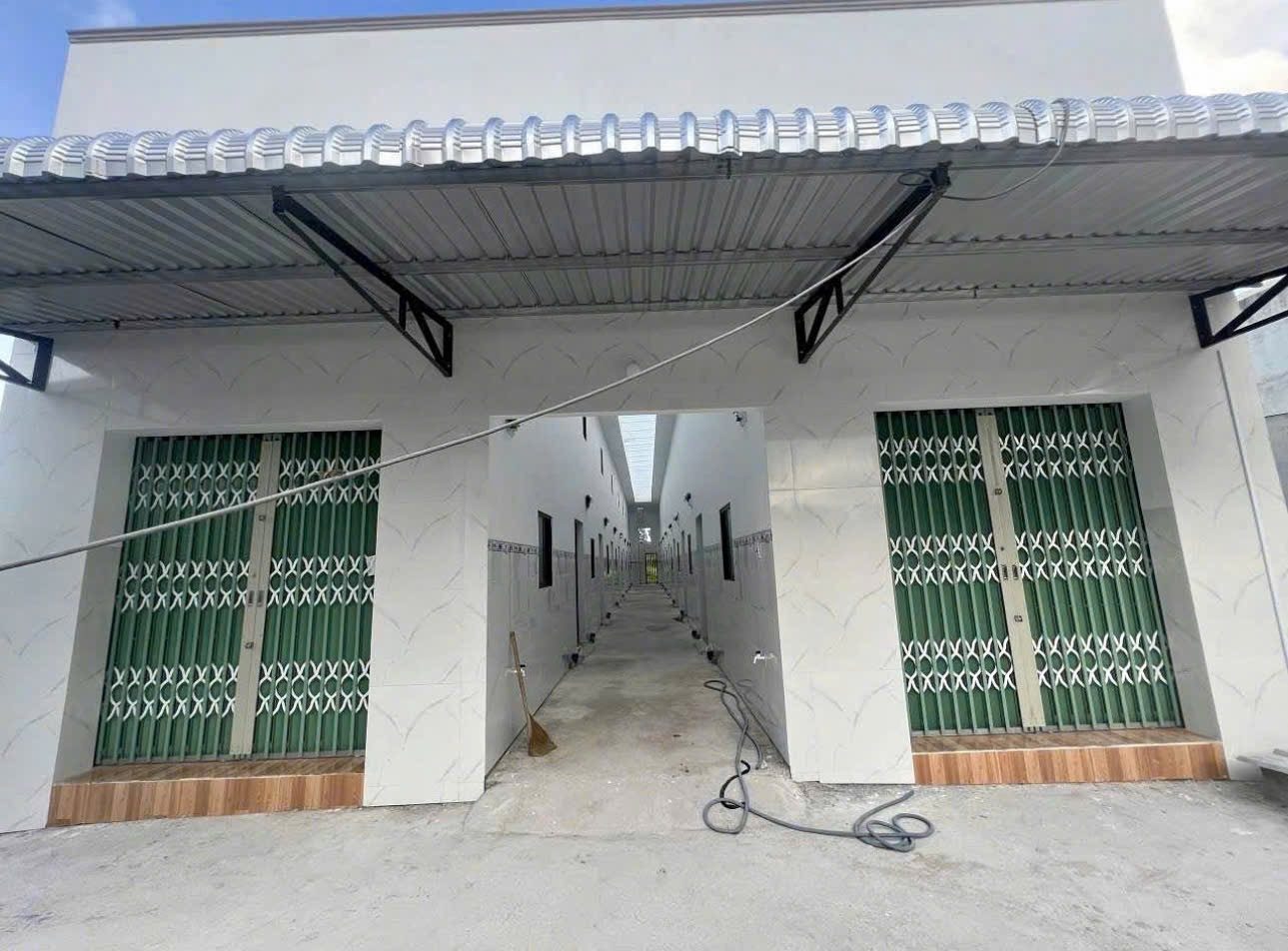 GIÁ NGỘP CHỈ CÓ 655 TRIỆU SỞ HỮU NGAY HÀNG HIẾM CHƠN THÀNH, DÃY TRỌ 300M² THU NHẬP 14 TRIỆU/THÁNG - SHR