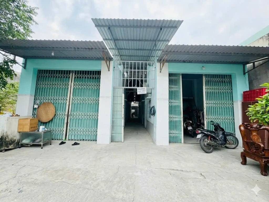 595 TRIỆU – DÃY TRỌ 300M², 2 KI-ỐT 8 PHÒNG, THU NHẬP 12 TRIỆU/THÁNG TẠI MINH THÀNH CHƠN THÀNH- SHR