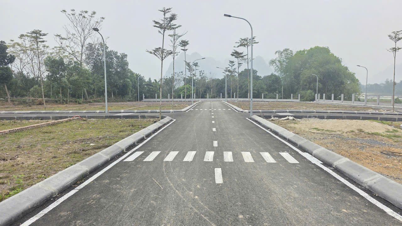 Bán gấp đất sát Quốc lộ 21A, Phú Thành, Huyện Lạc Thủy, giá siêu hời 950 triệu, gần 100m2