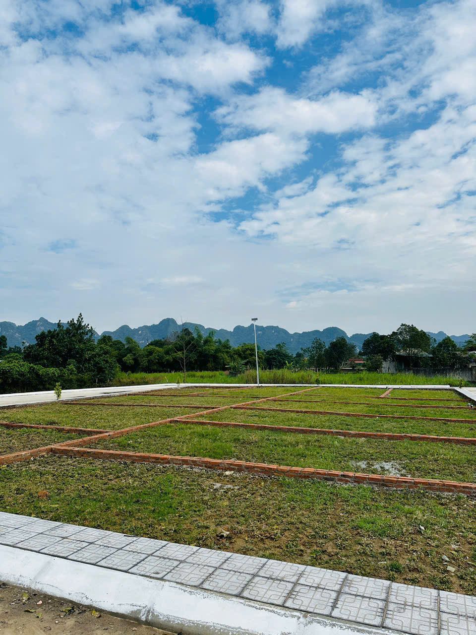 Chỉ hơn 400tr sở  hữu lô góc 2 mặt tiền tại Lạc Thủy -Hòa Bình công chứng ngay.