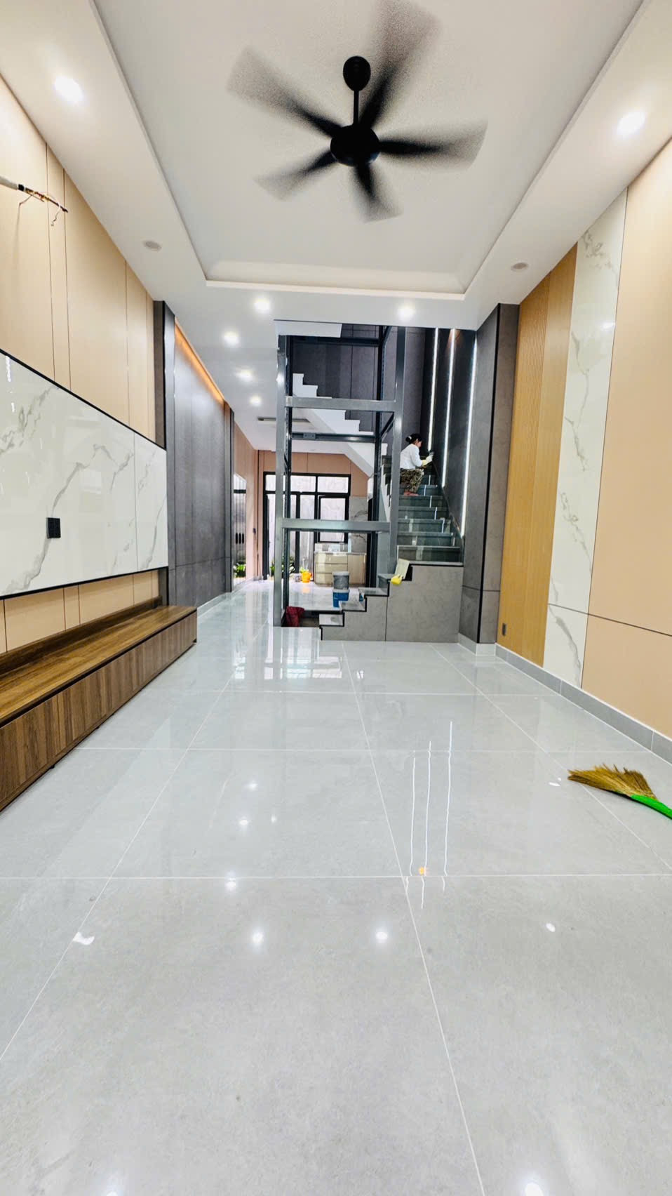 NHÀ MỚI 5 PHÒNG NGÙ HẺM 131 XÓM CHIẾU QUẬN 4