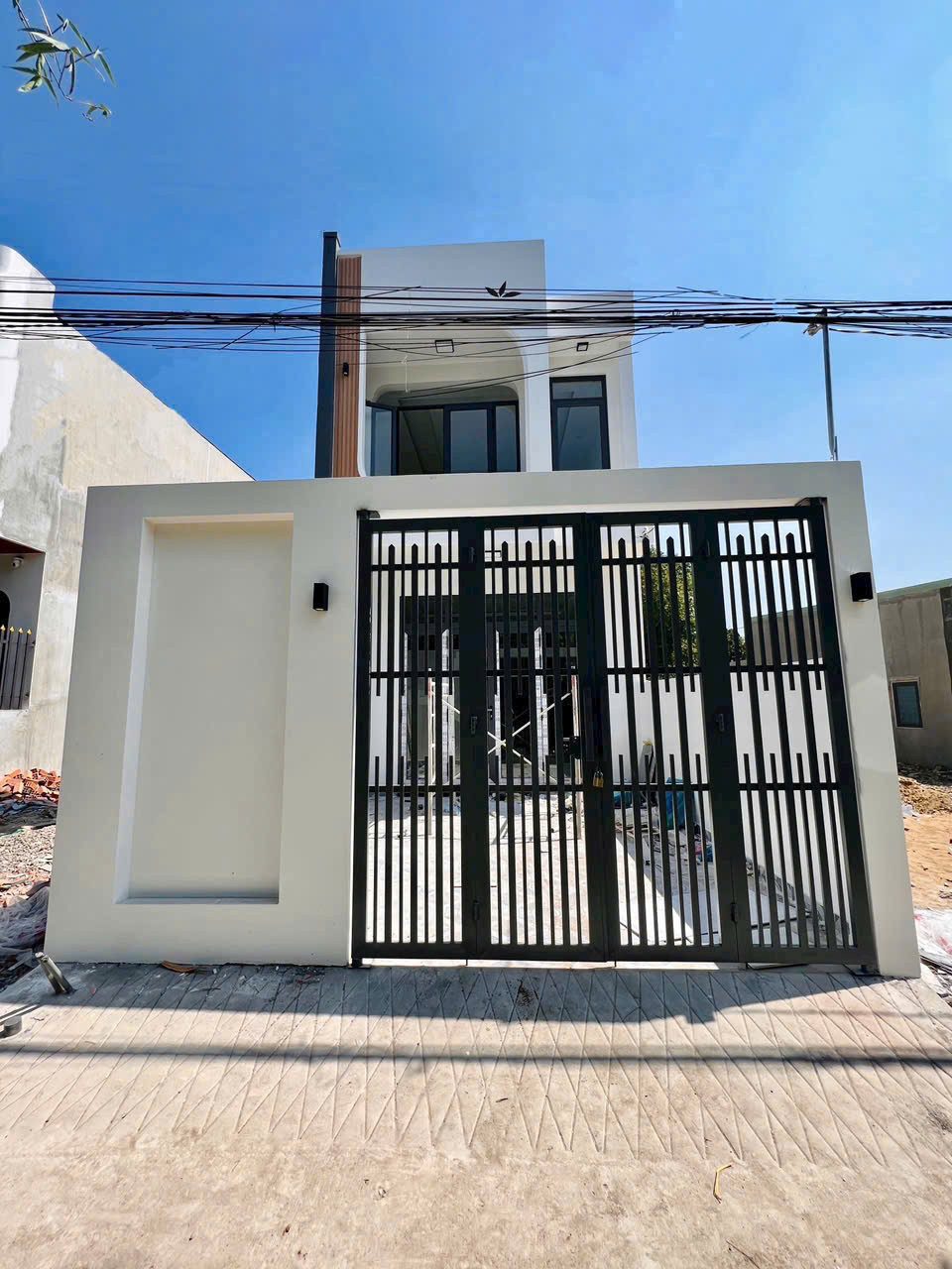 Bán nhà Khu Xóm Dừa - Nhà mới Xây - Thổ Cư - Full Nội Thất - giá Hạt Dẻ
