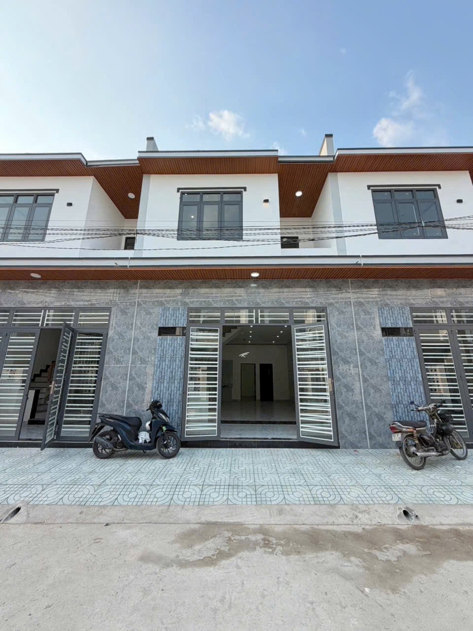 BÁN NHÀ 1 TRỆT 1 LẦU MỚI HOÀN THIỆN CHỈ 1 TỶ 990