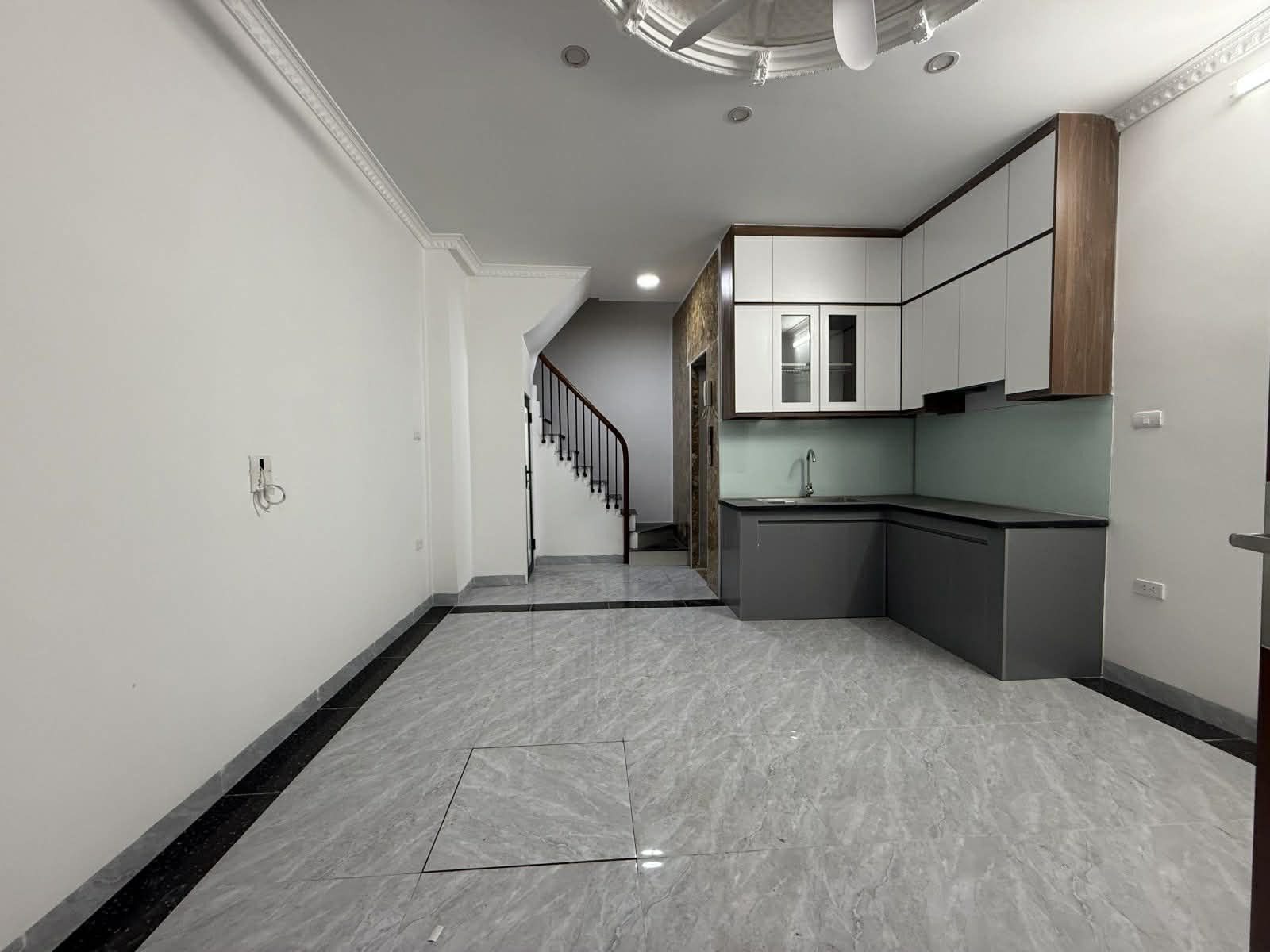 BÁN NHÀ XUÂN ĐỈNH-30M2 X 5 TẦNG- MT 4.2M- THANG MÁY- GẦN Ô TÔ- NGOẠI GIAO ĐOÀN