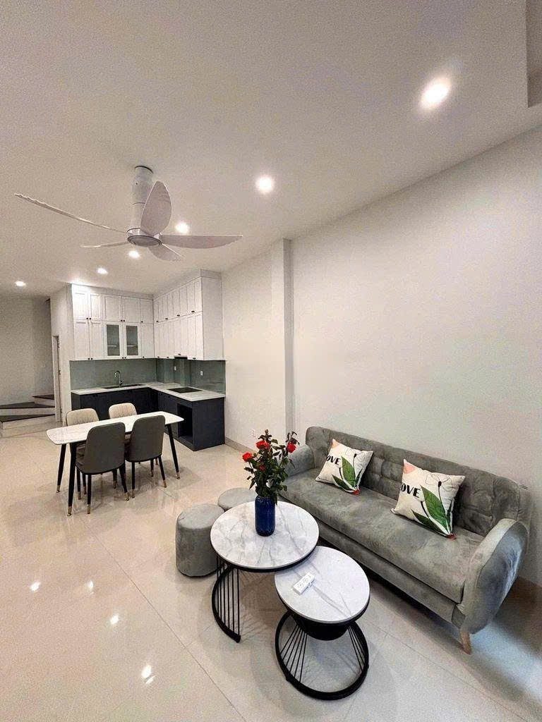 Cho Thuê Nhà Ngõ 69 Xuân La - Tây Hồ 40M² 3 Tầng 2 Ngủ, Full Đồ - Giá Thuê 15tr