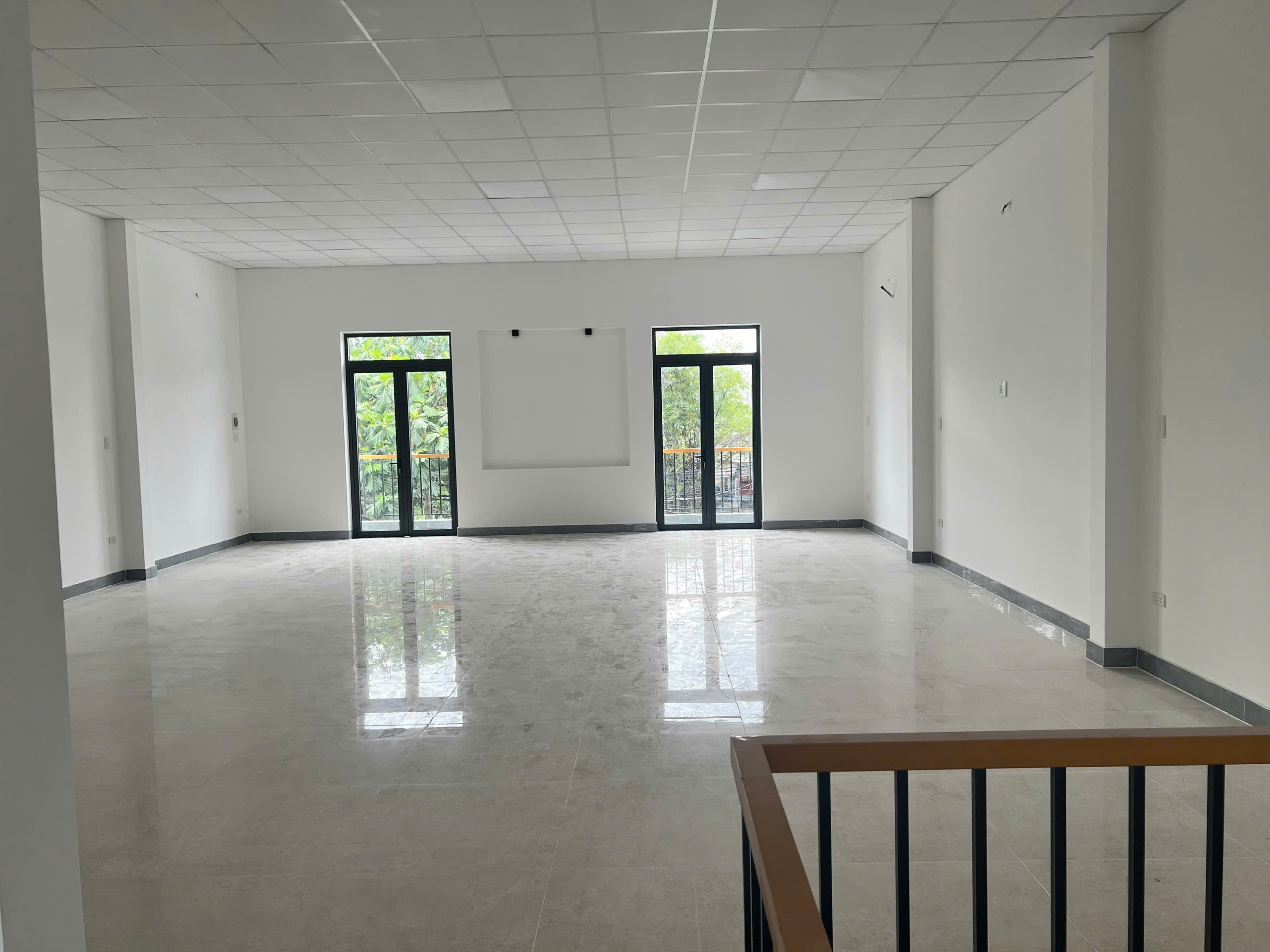 Bán kho xưởng dt đất 212m2. Xây dựng lầu trệt 350m2. Phan Văn Hớn. Hocmon