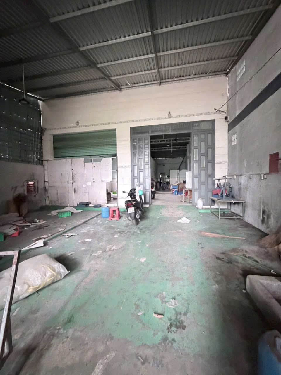 Cho thuê Kho, nhà xưởng 350m2 giá 18 triệu tại Đường Xuân Thới Thượng 24 Xã Xuân Thới Thượng Huyện Hóc Môn TP. Hồ Chí Minh