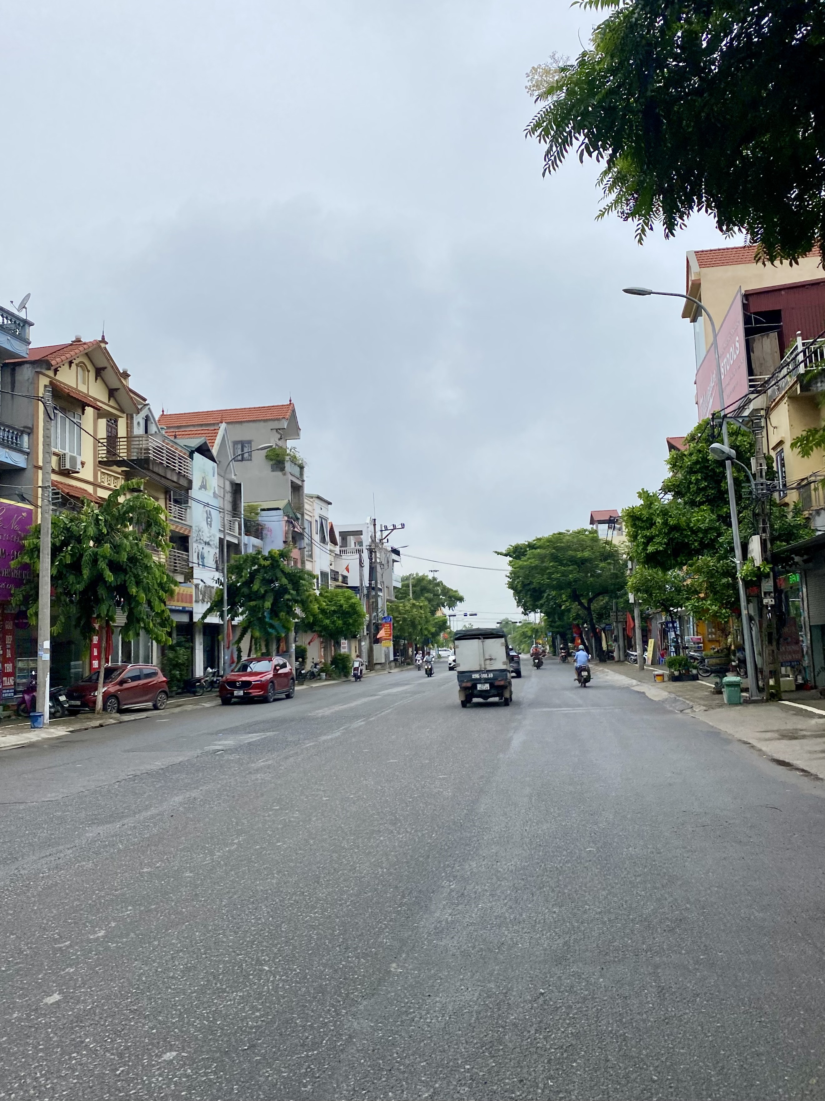 🔥ĐẤT VIEW HỒ - 2 MẶT ĐƯỜNG Ô TÔ TRÁNH - VỈA HÈ MẶT TIÈN SIÊU RỘNG - Ỷ LAN - GIA LÂM 🔥