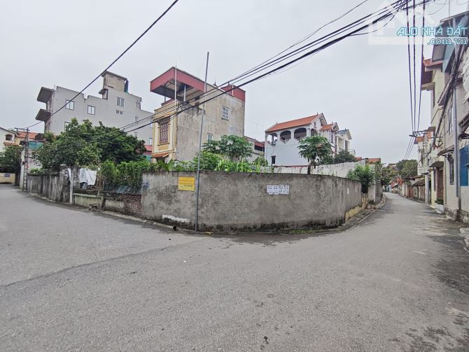 Nhỉnh 5 tỷ - lô góc - Bán đất 70m2 xã Thuận An - ô tô tránh