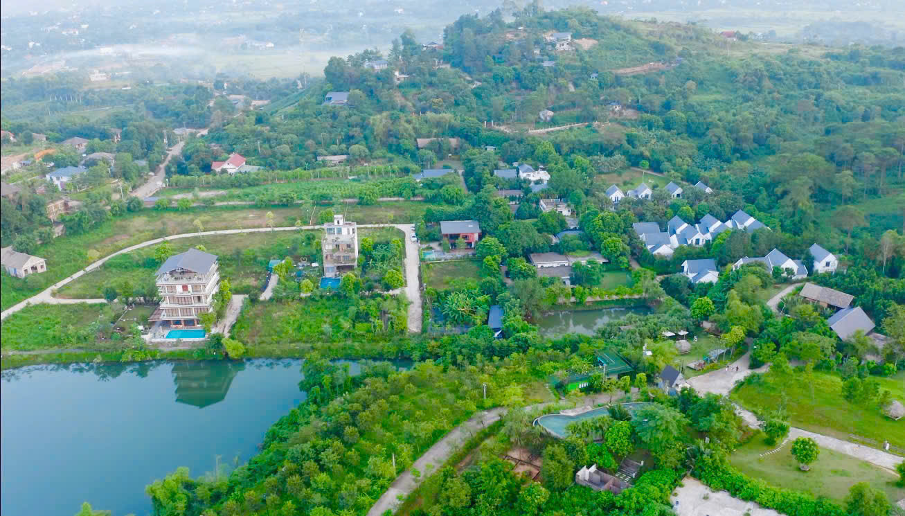 Xây biệt thự nghỉ dưỡng ở lô đất view hồ như thế này mới là chuẩn