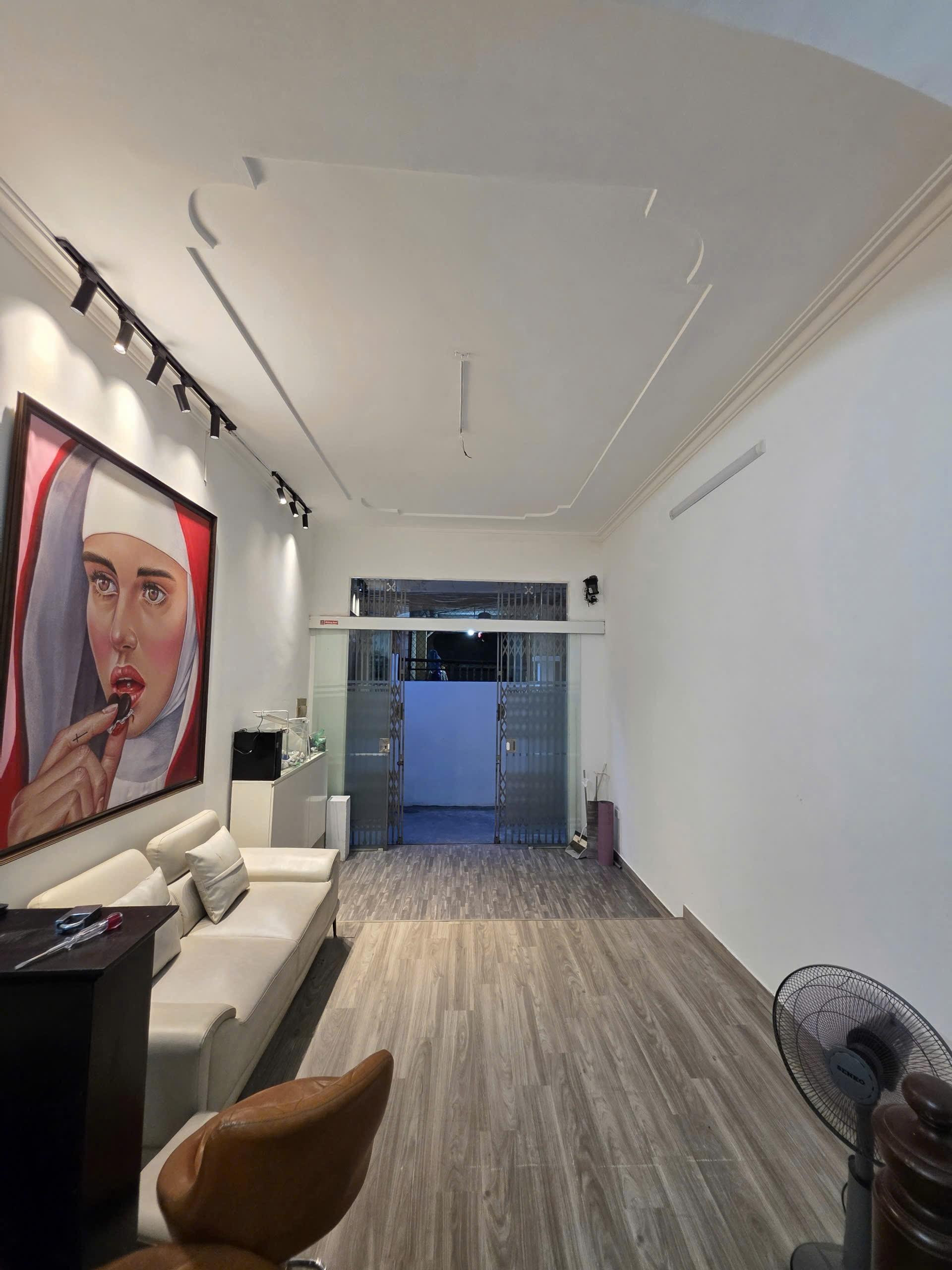 Cho Thuê Nhà Ngõ 13 Yên Hòa - Cầu Giấy 35M² 4 Tầng 2 Ngủ - Nội Thất Full - Giá Thuê 17tr