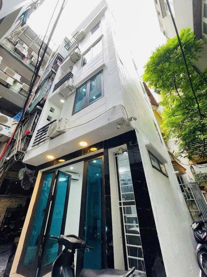 Bán Nhà Yên Hoà Cầu Giấy Gần ĐSQ Mỹ - CV Cầu Giấy. Lô Góc. DT 35m 5 Tầng 7.9 tỷ