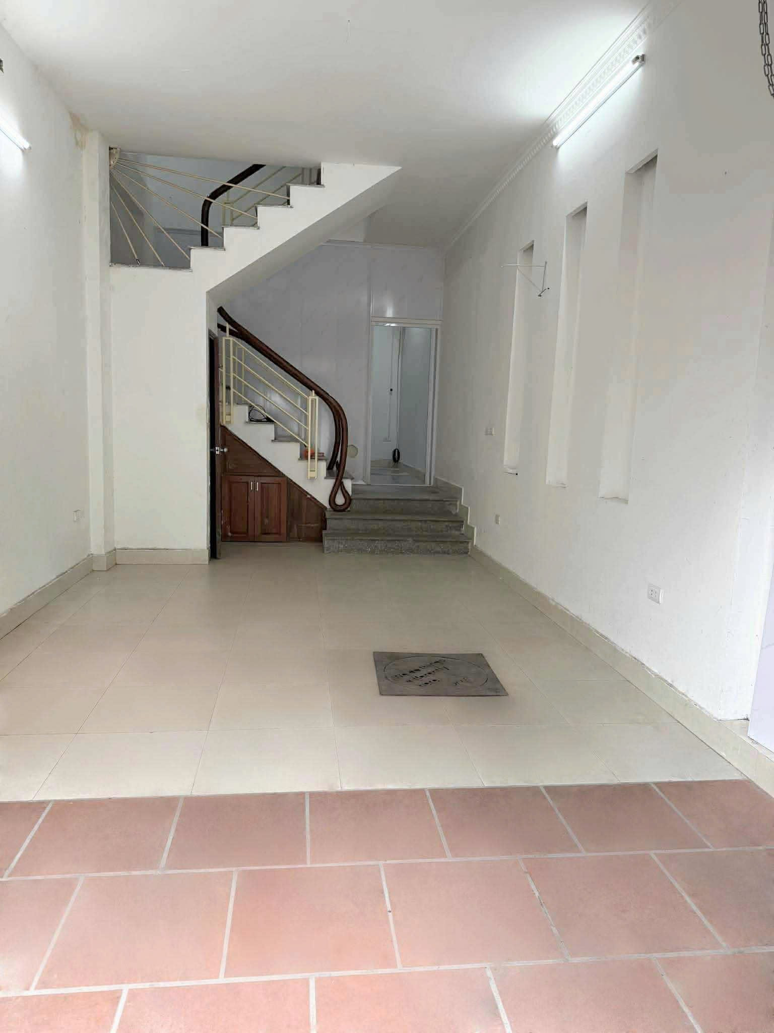Cho Thuê Nhà Ngõ 259 Yên Hòa -Cầu Giấy/ 45M² 4 Tầng 5 Ngủ -: Ô Tô Đỗ Cửa/ Giá Thuê 20tr