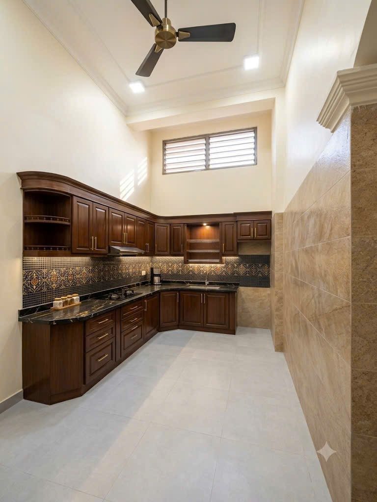 Nhà Yên Lạc, Hai Bà Trưng 85M x 3.5T(xây 70M) giá 15 triệu Ô TÔ ĐỖ NGÀY ĐÊM