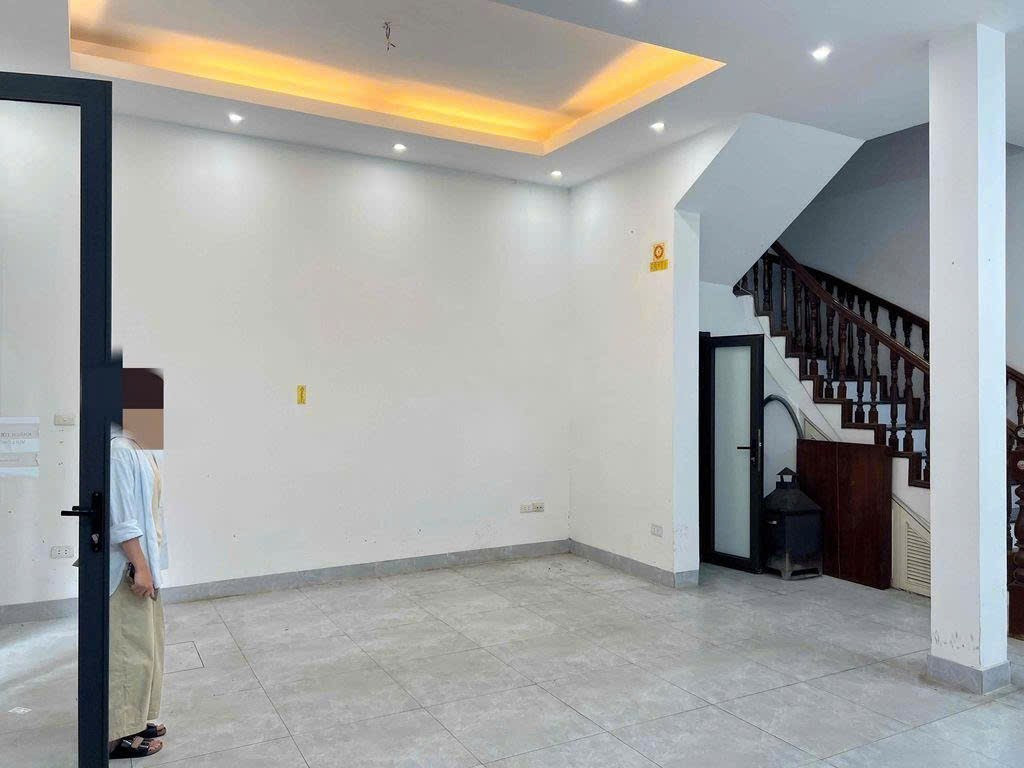 Cho thuê nhà ngõ 120 Yên Lãng, Đống Đa 59M*4 tầng 3 THOÁNG, Ô TÔ giá 21 triệu