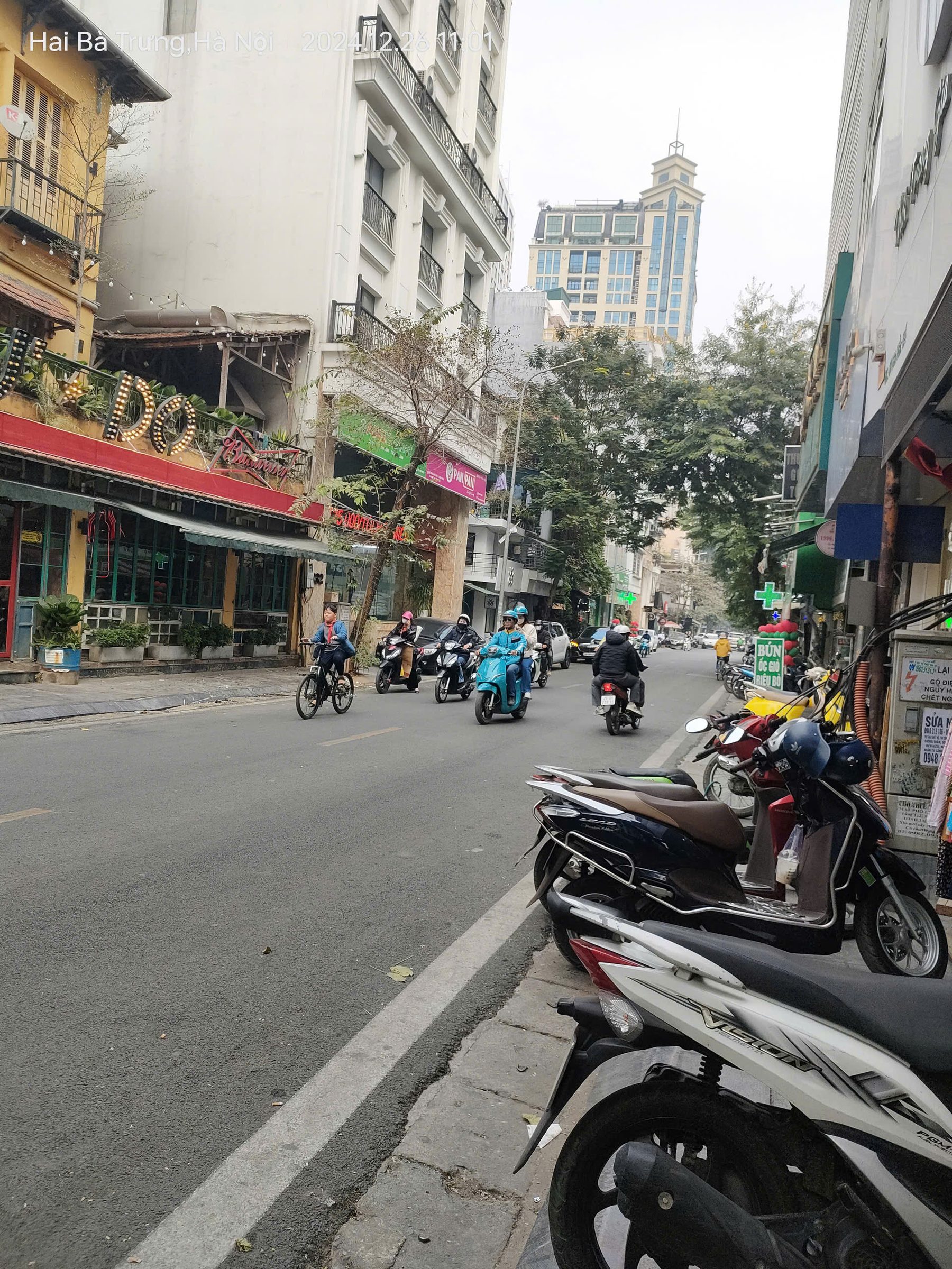 Cho thuê gấp giá rẻ căn hộ mặt phố Yên Phụ 120m, tầng 7, mặt tiền 6m, 20 tr/th Tây Hồ.