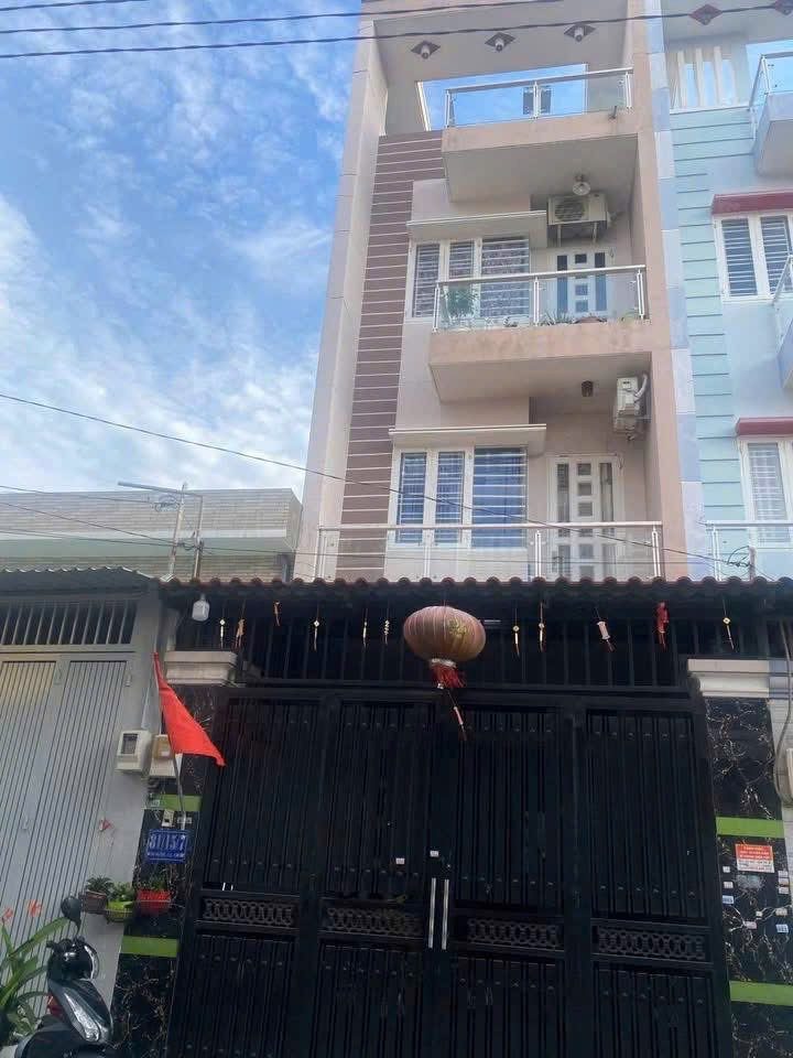 - NHÀ YÊN THẾ P2 TÂN BÌNH
- Đang có hợp đồng cho thuê 10tr/tháng