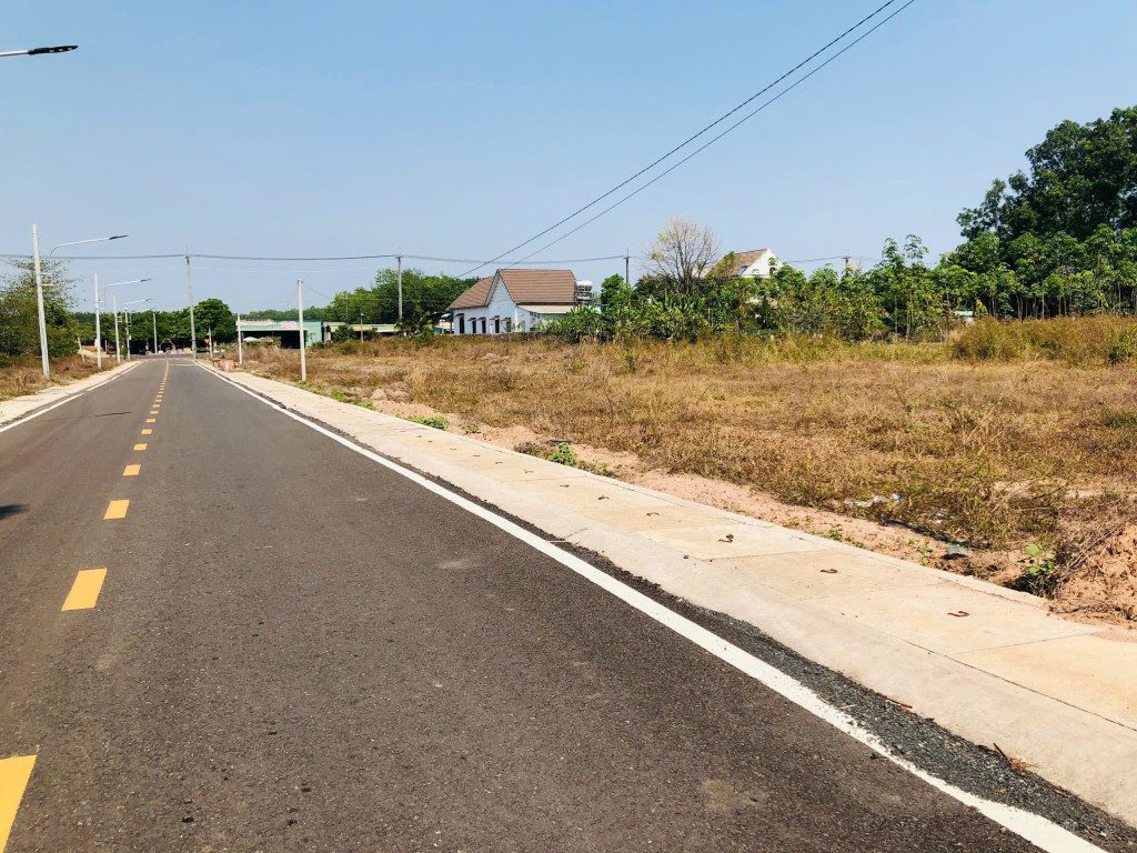 KẸT TIỀN BÁN 2.080M2 SỔ RIÊNG. GIÁ 160TR/SỔ NGAY THỊ XÃ CHỢ, TRƯỜNG, KCN ĐÔNG DÂN CƯ BUÔN BÁN ĐƯỢC