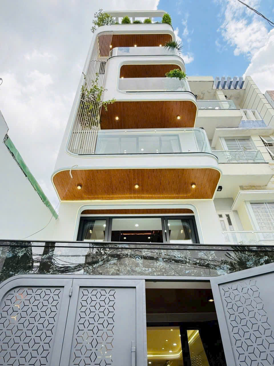 Nhà 53m2 Lê Hồng Phong, P1, Q10. Xây 1 trệt 3 lầu. Giá 3 tỷ 150. Sổ riêng