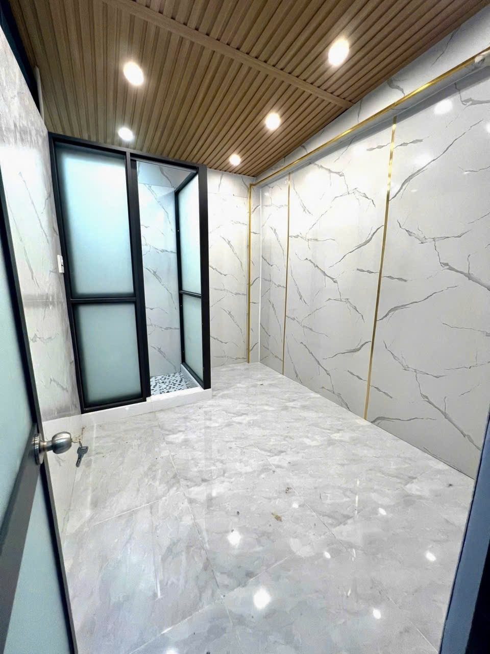 Mặt Tiền Lạc Long Quân P1, Quận 11
