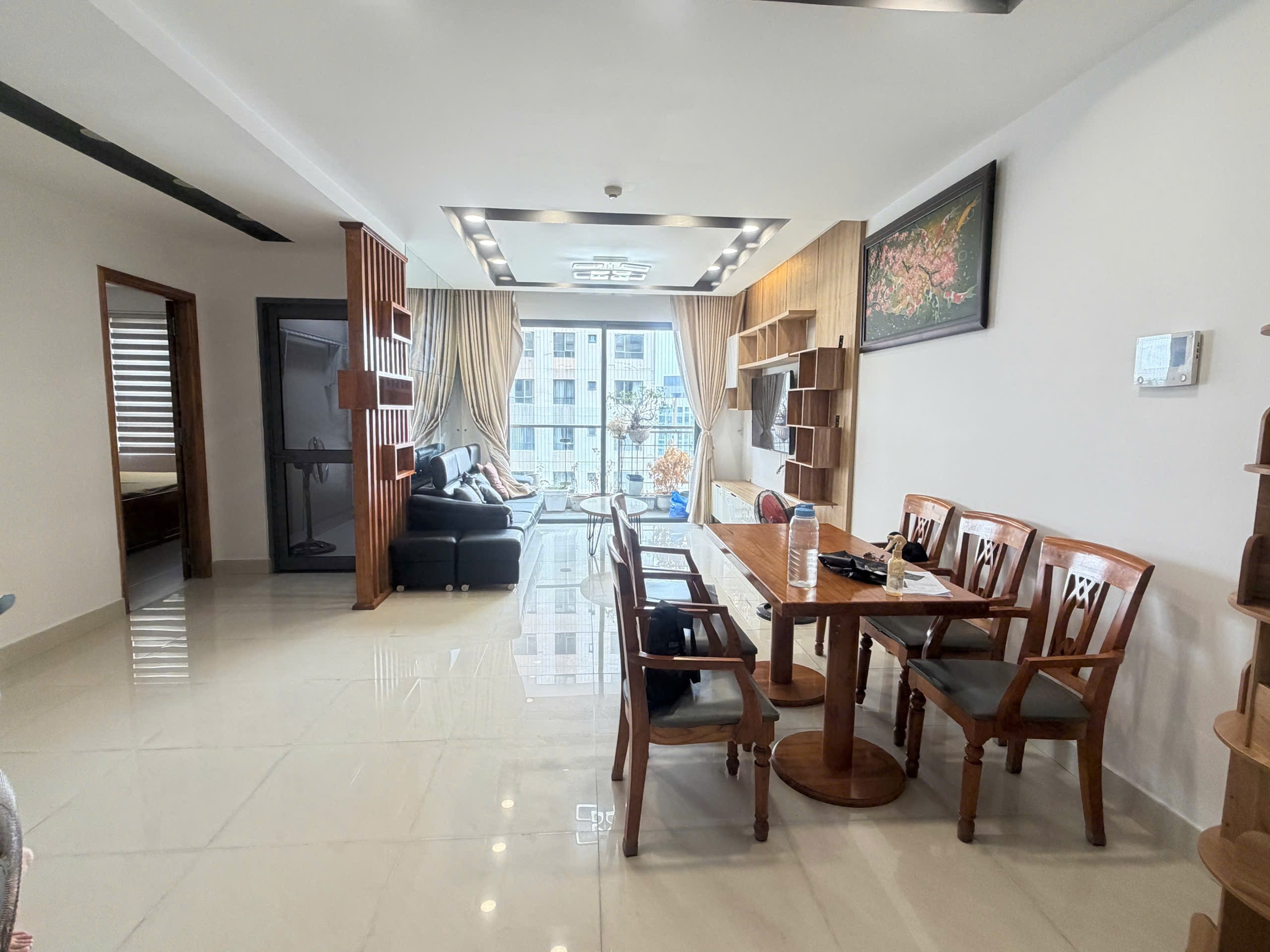 CHÍNH CHỦ BÁN  CĂN HỘ GOLD VIEW Căn Góc  A 2 , tầng 19 – Hướng Đông Nam.
 • Diện tích: 94m², gồm 2 phòng ngủ – 2 toilet – 1 phòng khách rộng rãi.
 • Xem Nhà Hẹn Truớc 60 phút 
 • View Q7  cực đẹp, thoáng mát, ánh sáng tự nhiên cả ngày.


Giá bán : 8