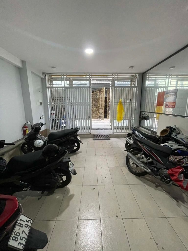 Nhà bán phạm ngủ lão gần trường cn 4, chợ