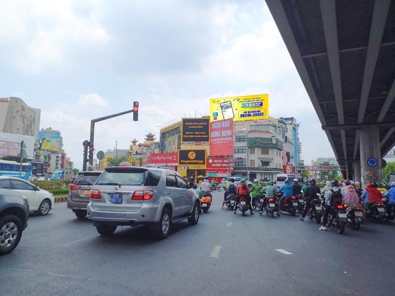 Nhà 5 tầng BTCT sau lưng mặt tiền Hoàng Văn Thụ - 35m2 - Nội thất xịn - 9 tỷ thương lượng