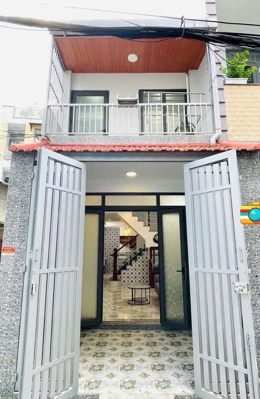 Bán gấp nhà 1tỷ800tr Lê Hồng Phong P2 Q10 DT 36.4m2, đang cho thuê 12tr/tháng. Sổ sẵn hoàn công đầy đủ