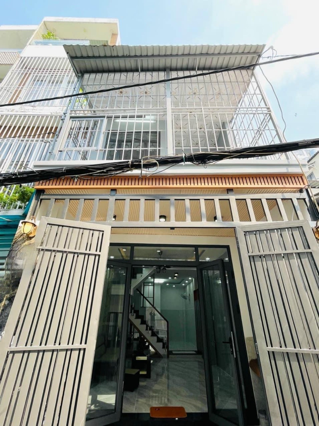 Chính chủ ký gửi nhà Nguyễn Trãi P2 Quận 5 giá 2tỷ650tr DT 47.9m2. Sổ hồng riêng
