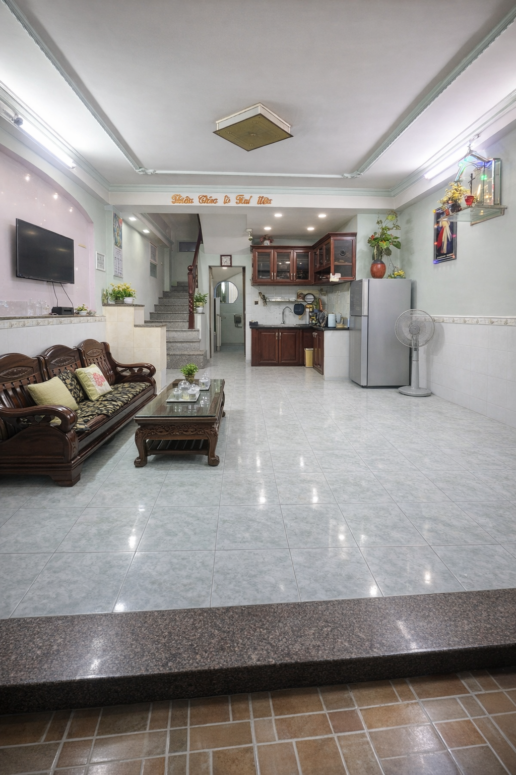 1 CĂN RA MẶT TIỀN. CHỈ HƠN 5 TỶ. KV DÂN TRÍ CAO. TIỆN ÍCH KHÔNG THIẾU GÌ
