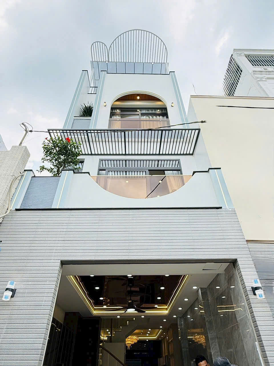 Bán nhà riêng 80m² tại đường Cửu Long, Phường 2, Tân Bình. Xây 3 lầu, giá 3 tỷ 500tr sổ riêng