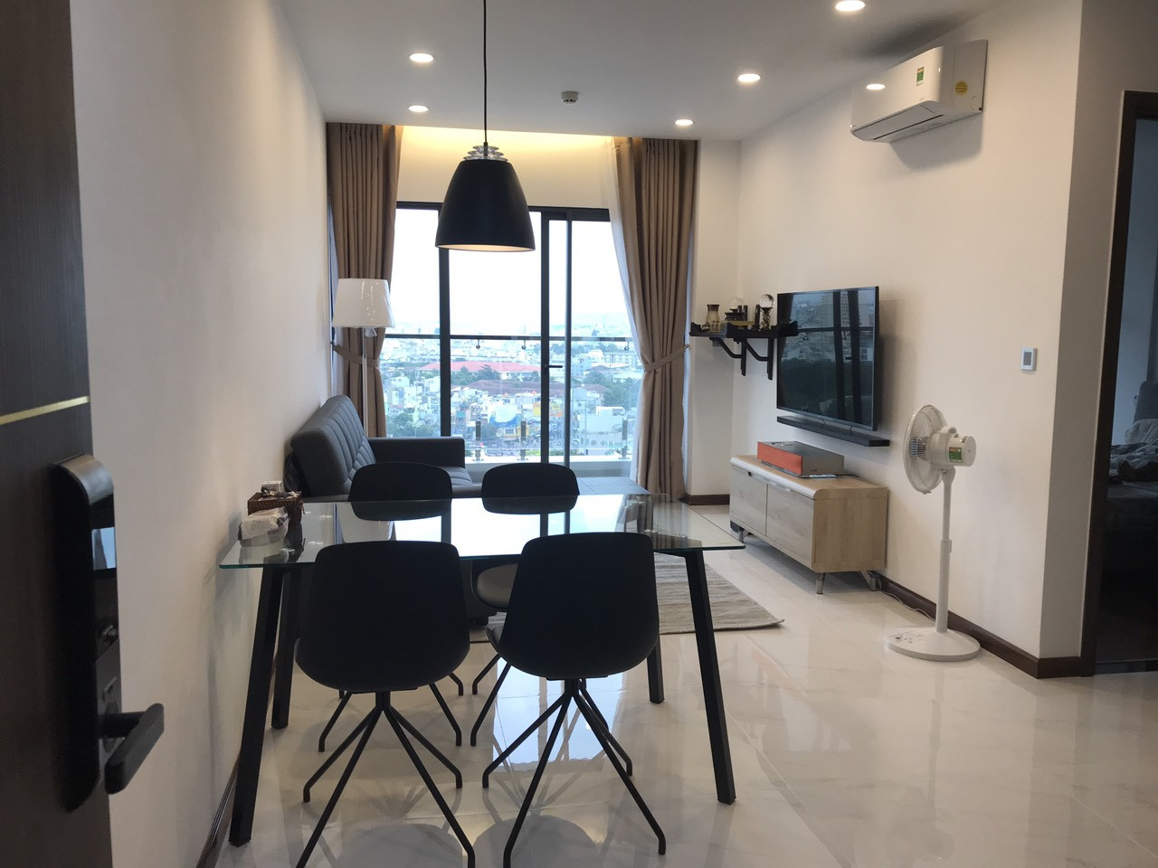 CẦN BÁN HOẶC CHO THUÊ CĂN HỘ CAO CẤP RES 11 - QUẬN 11 - 2PN RỘNG 84M2 - SỔ HỒNG RIÊNG - GIÁ 5.4 TỶ