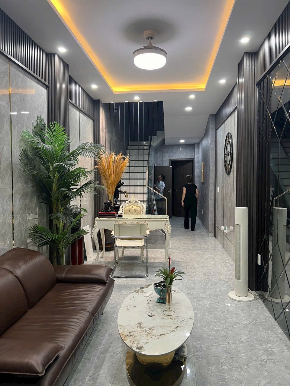 BÁN NHÀ MẶT TIỀN 3 PHÒNG NGỦ VIEW SÔNG TÔN THẤT THUYẾT