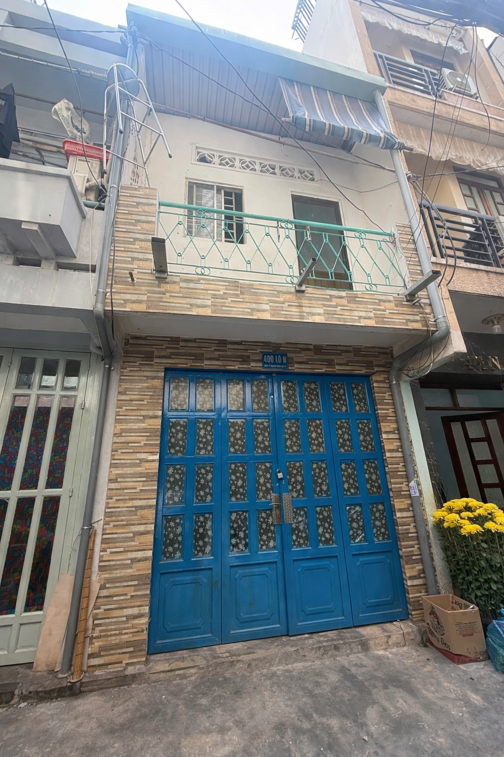 BÁN NHÀ CŨ KHU 20 THƯỚC  400 LÔ U QUẬN 4