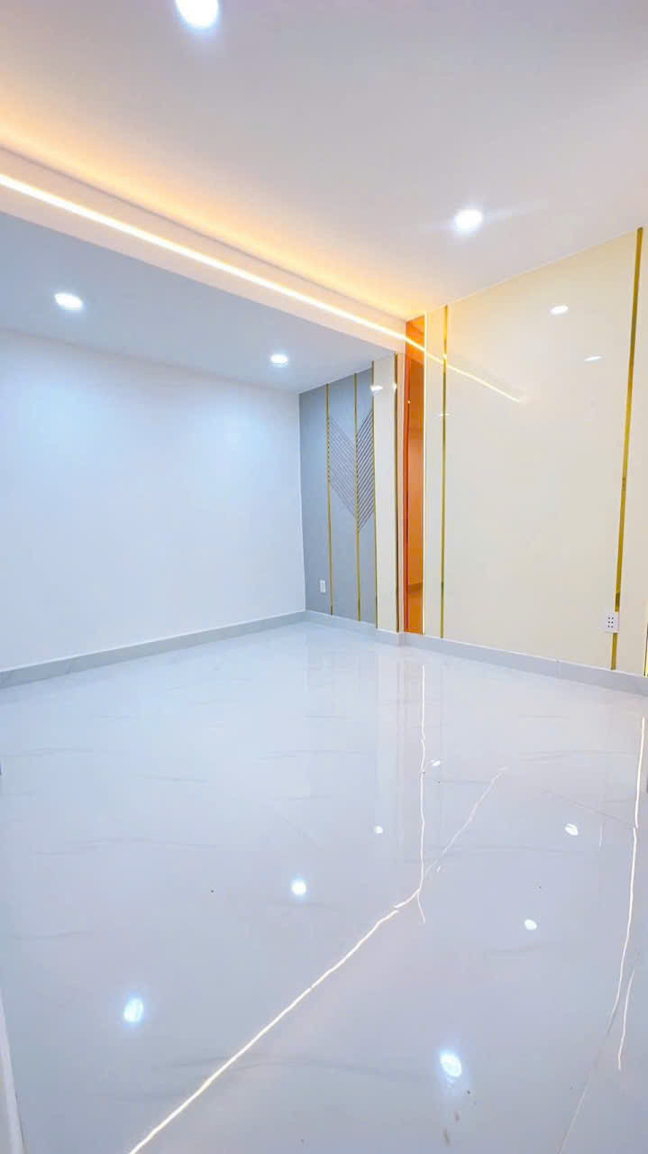 CẦN BÁN NHÀ MỚI XÂY 4 TẦNG - QUẬN 4 chỉ 4 tỷ 700tr