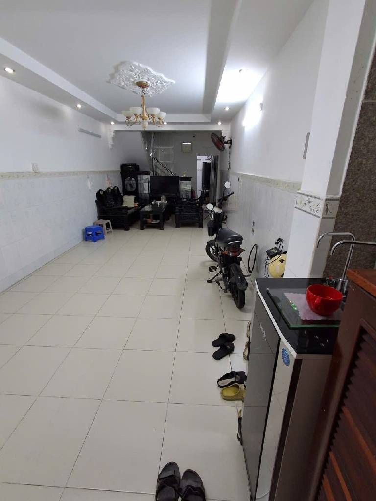 Nhà 2 tầng Âu Dương Lân Quận 8, hẻm ô tô đỗ cửa, gần trường tiểu học Âu Dương Lân, SHR hoàn công. Chỉ 6,7 tỷ (TL)
