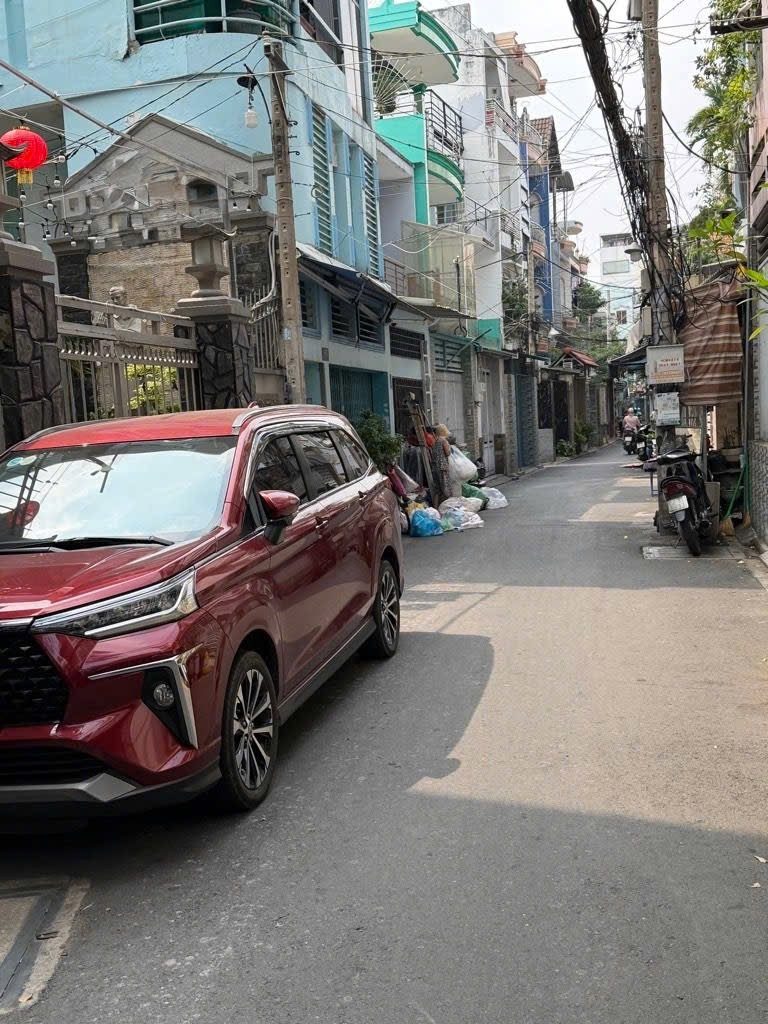 HẺM XE HƠI, THÔNG, NGAY CHỢ PHẠM VĂN HAI, LÊ VĂN SỸ