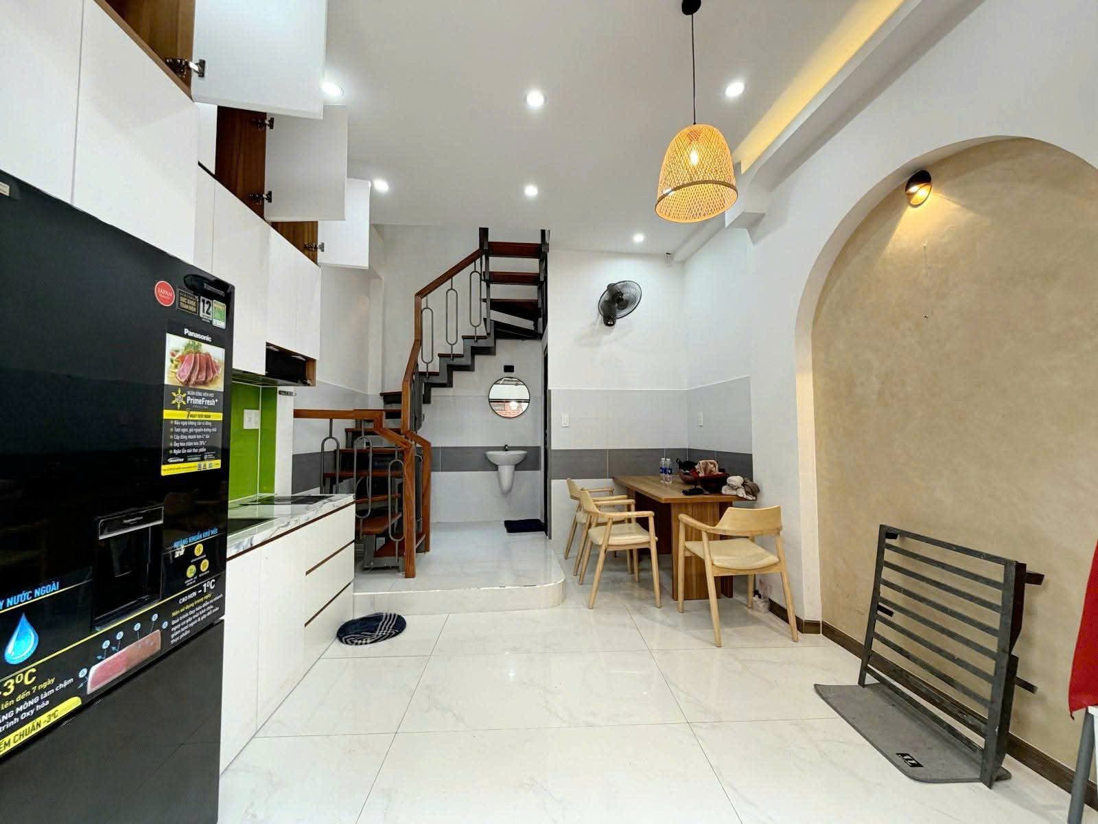 CHỈ 4.75 TỶ SỞ HỮU NHÀ ĐẸP GIỮA TRUNG TÂM QUẬN 10 – CƠ HỘI HIẾM KHÓ TÌM ĐÂU RA CĂN THỨ HAI!