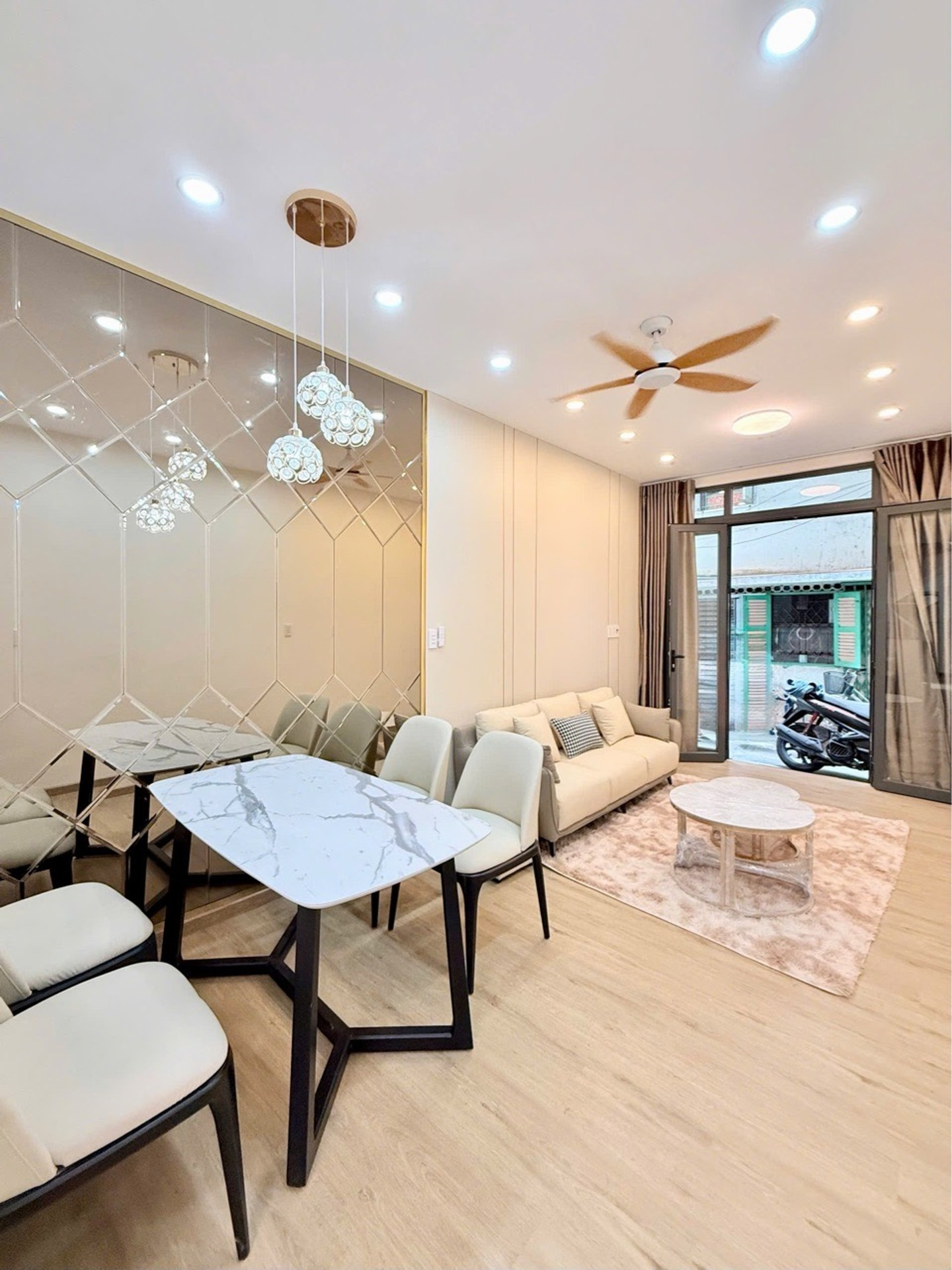 Chính chủ gửi bán nhà Nguyễn Duy Dương QUẬN 10 – NHÀ ĐẸP 33M² – Full nội thất – GIÁ 6.5 TỶ