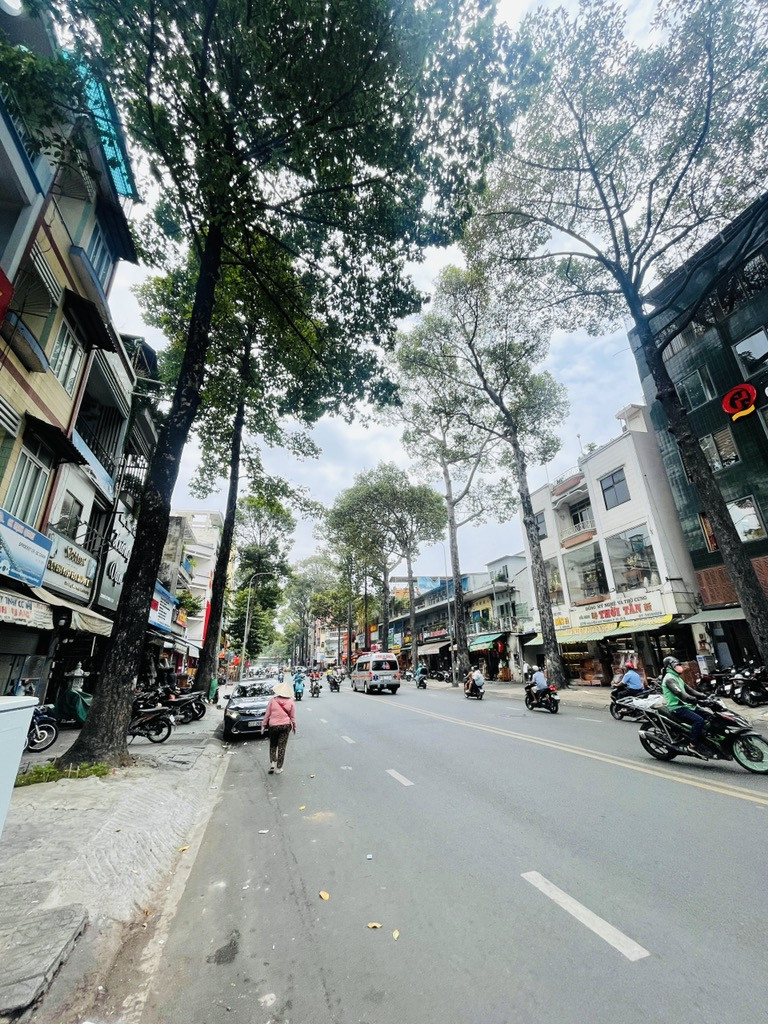 BÁN NHÀ MẶT TIỀN NGUYỄN CHÍ THANH QUẬN 11 76M2 21 TỶ KINH DOANH ĐỈNH