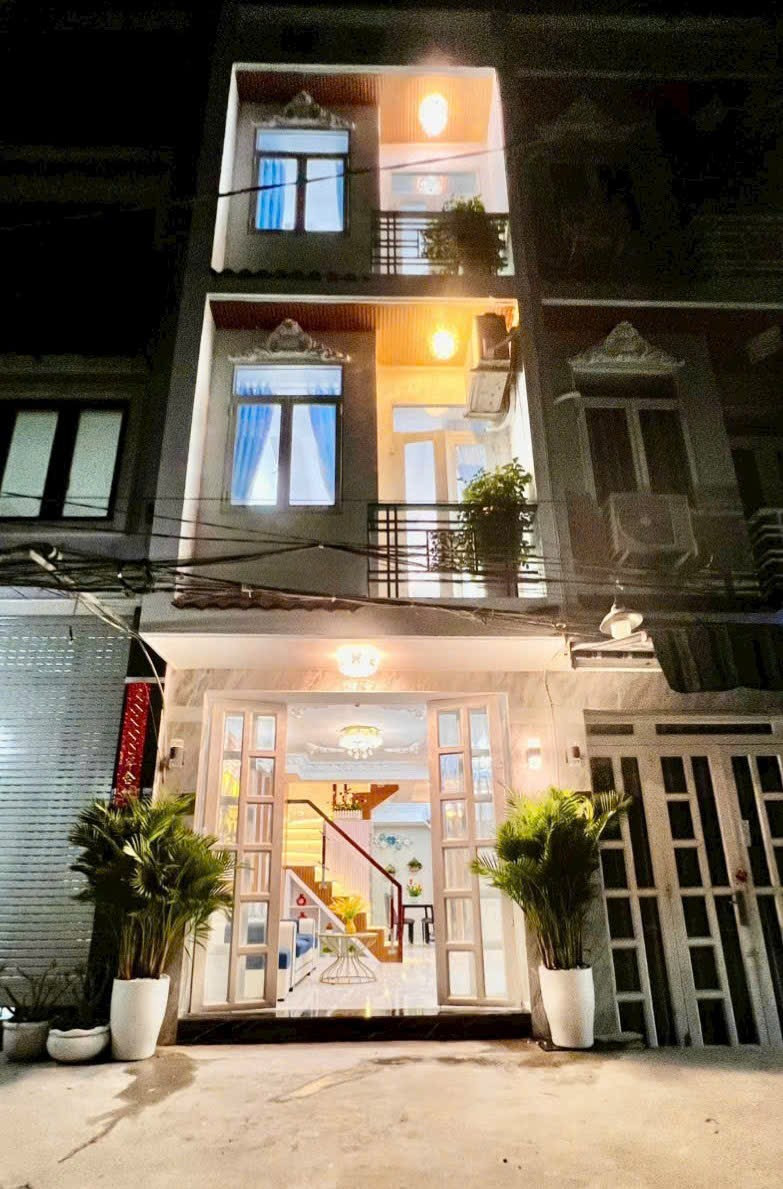 Hạ giá còn 4tỷ 450 sở hữu nhà 34m² đường Nguyễn Đình Chiểu, P4, Q3. Xây 3 tầng
