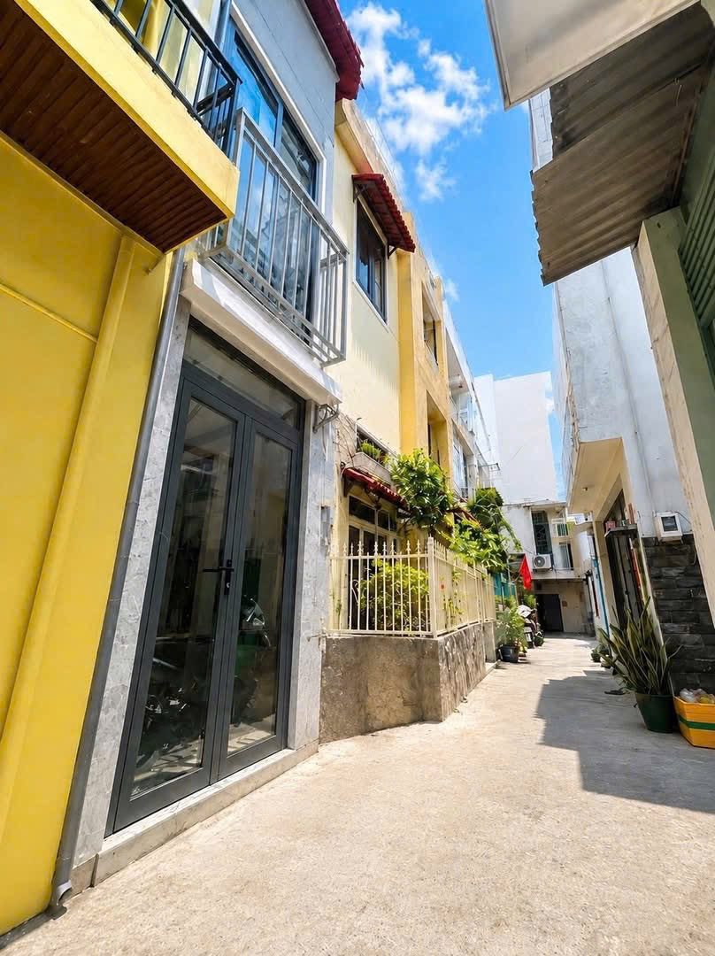 BÁN NHÀ HẺM 368 NHÀ MỚI 2 PHÒNG NGỦ QUẬN 4