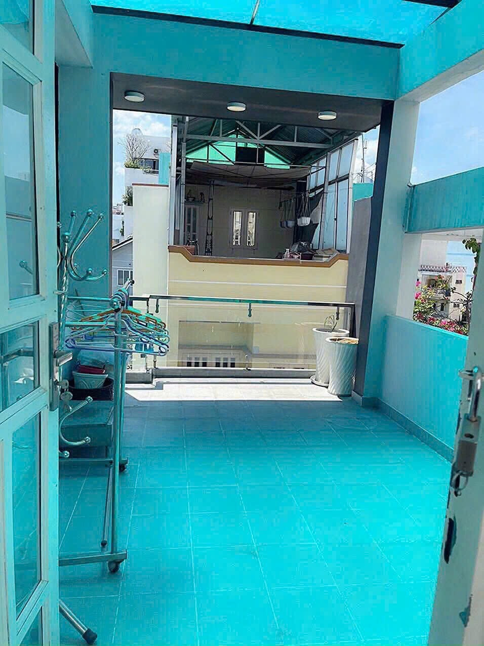 BÁN NHÀ 2 PHÒNG NGỦ MẶT TIỀN ĐƯỜNG SỐ 4 TẦNG QUẬN 4